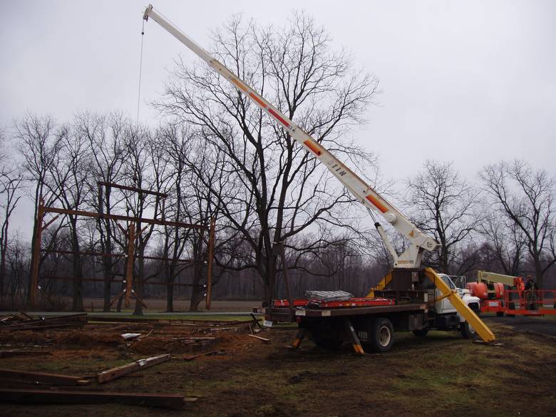 Camp Barn Frame Dismantle / The crew minimizes the stress on the beams...